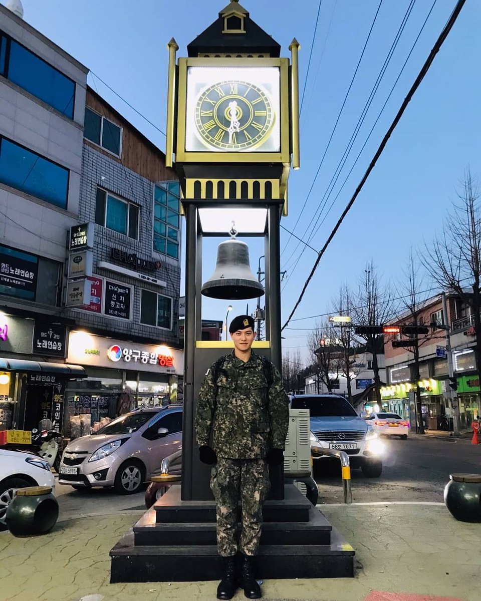 jihyun021's tweet photo. [JH] บันทึกไว้เป็นครั้งสุดท้ายในวัย20ของผมㅋㅋ
วันที่31ธันวาคม2018 ในนามของพลทหารอีจงฮยอน-
เริ่มต้นตั้งแต่อายุ0ปีอีกครั้ง!! https://t.co/6nybtV2Xfu