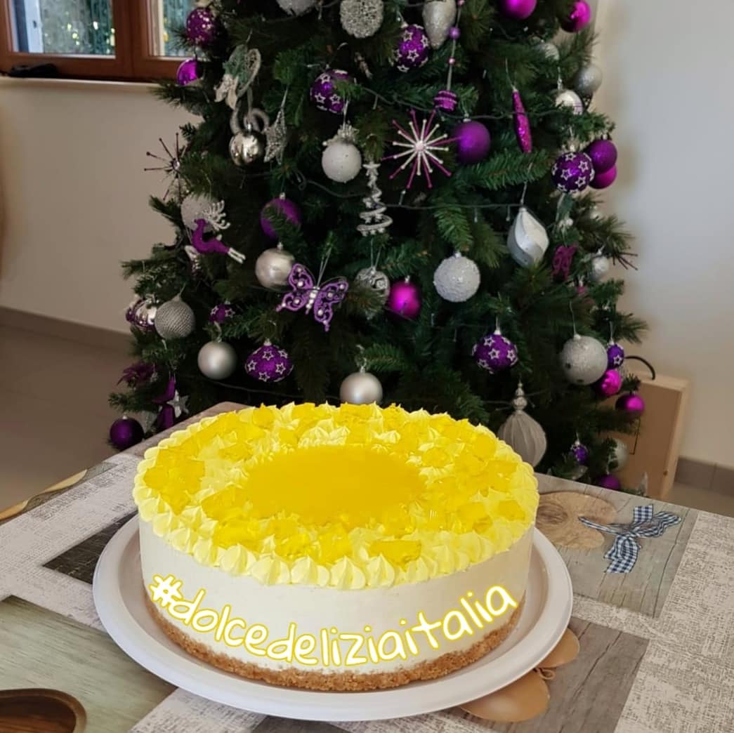 CandySweetitaly's tweet photo. Bavarese all'ananas
#bavareseallananas #ananasfresca #biscottisecchi #cheesecake #zuccherodicomma #panna #uovafresche #ananasfrullata #ananasapezzi #zuccheroavelo #latte #geleediananas #sugar #pineapple #dolcedeliziaitalia #cakedesign #cakedecorating https://t.co/bEyq6sb5dx