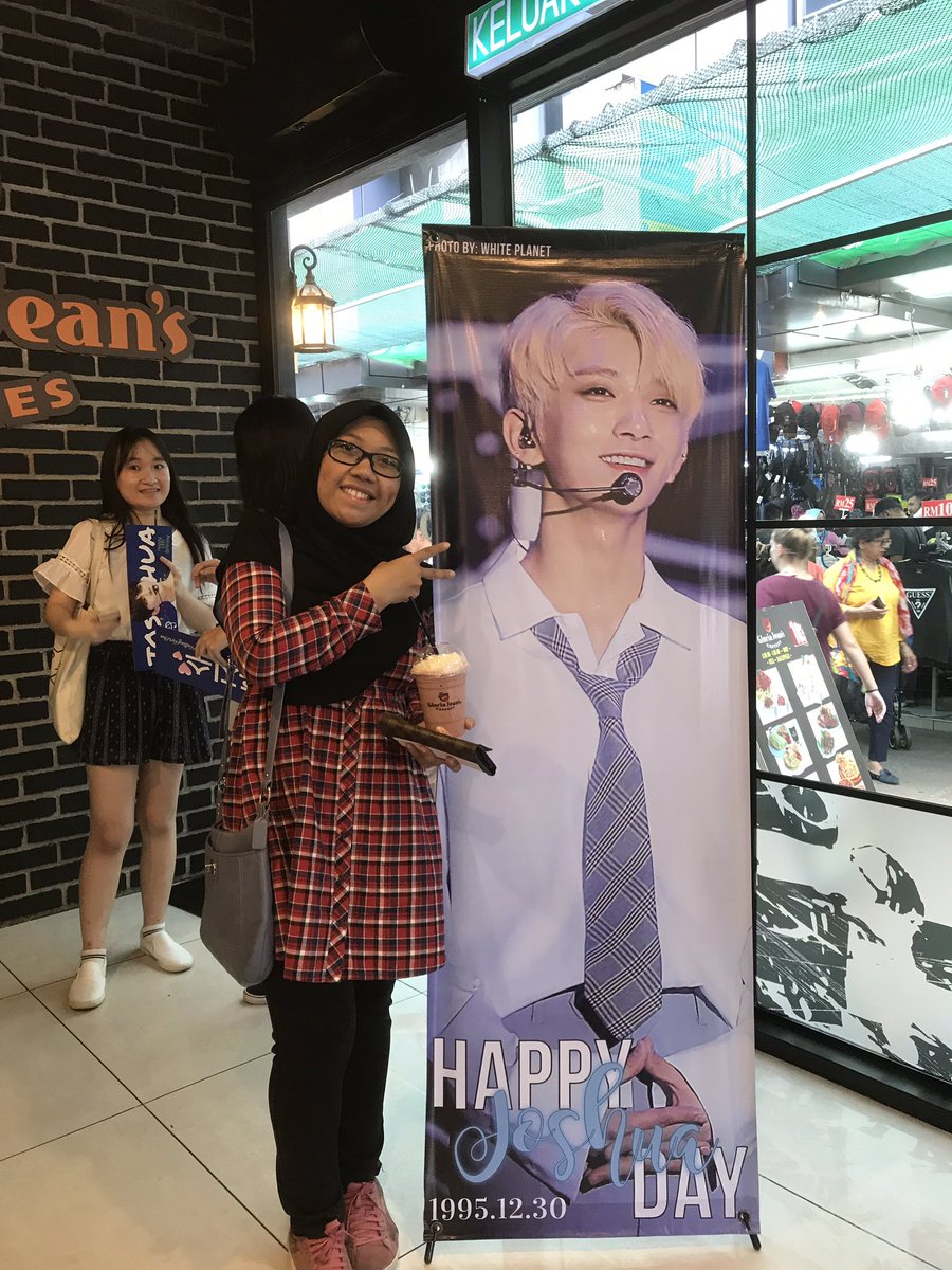syasya_honanny's tweet photo. Iโm improve, not that coward anymore ๐ Tqsm for all the freebies #FallingForShu_KL #fallingforshua https://t.co/kmNYOIYkeK