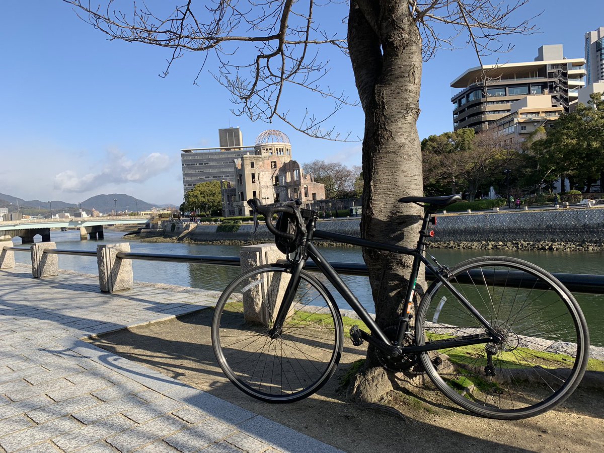 hutuunohh's tweet photo. 12/26〜30
西日本横断の旅
楽しかった。田舎は道に街灯がないから何も見えません。死にかけます。そして、パンクした時は終わったと思ったけど最強のおばちゃんに助けられた。笑
色々な経験できたし良い旅でしたと
さ。一応の報告でした。#自転車旅 #山口 #広島 #兵庫 #大阪 https://t.co/BuSNTHpORI