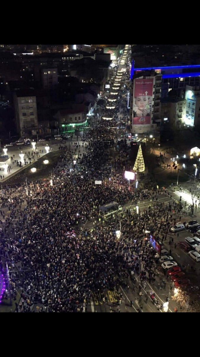 urkonsi1244's tweet photo. Ovo je Beograd koji ja volim!
#1od5miliona #protest2018 #Beograd #sacica #narod #Srbija https://t.co/OYV2Bj3V1L