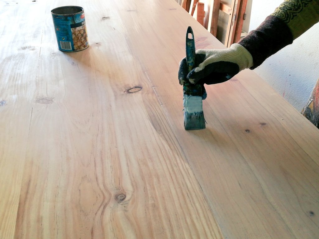 Mesa 100% artesanal, hecha a medida #MueblesUnicos 
Work in progress..

#MueblesOriginales #MueblesValencia #MueblesAMedida #FurnitureLove #Upcycling
#Decoracion #CasasConVida #CasasConEncanto #EspaciosConEncanto #DiseñoInteriores #DecoracionInteriores