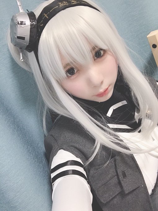 ちょっと上げ直しです。。
寝る直前に明日売り子してくれるさくべそさま(@ss_t7s )が可愛すぎる写真をくれました。。。😭🙇‍♀️
明日は涼月コスのさくべそさんとA-74aでお待ちしてますーよろしくお願いしますー! 