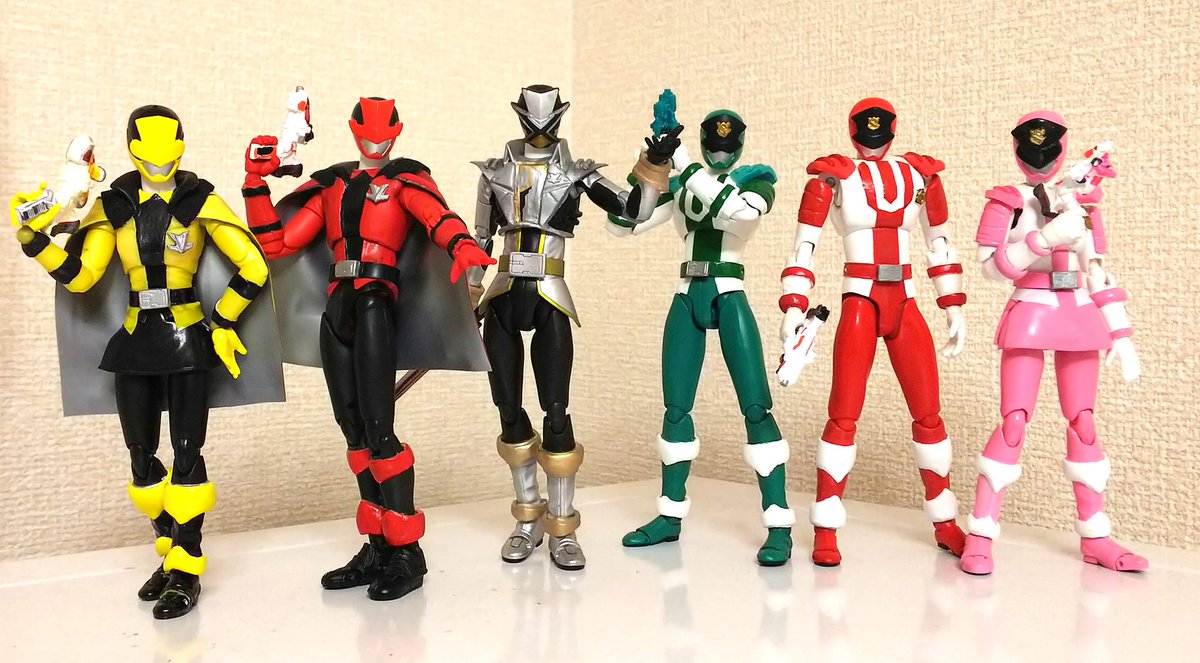 ベンジャミン22 A Twitteren フィギュアーツ改造 快盗戦隊ルパンレンジャーvs警察戦隊パトレンジャー 進捗 今年最後の制作はレオタード緑でした あとはレオタード青のみ そしてこちらが今年最後のフィギュア写真となります 本年も稚作 駄作にお付き合い