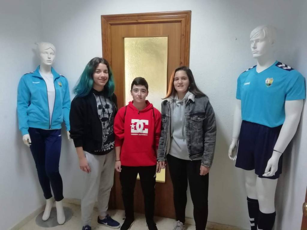 FutsalIbi's tweet photo. Ana Mari, Sara y Raquel, disputarán la fase de clasificación https://t.co/gfJOWOXR8r https://t.co/PhyMRbs4a7