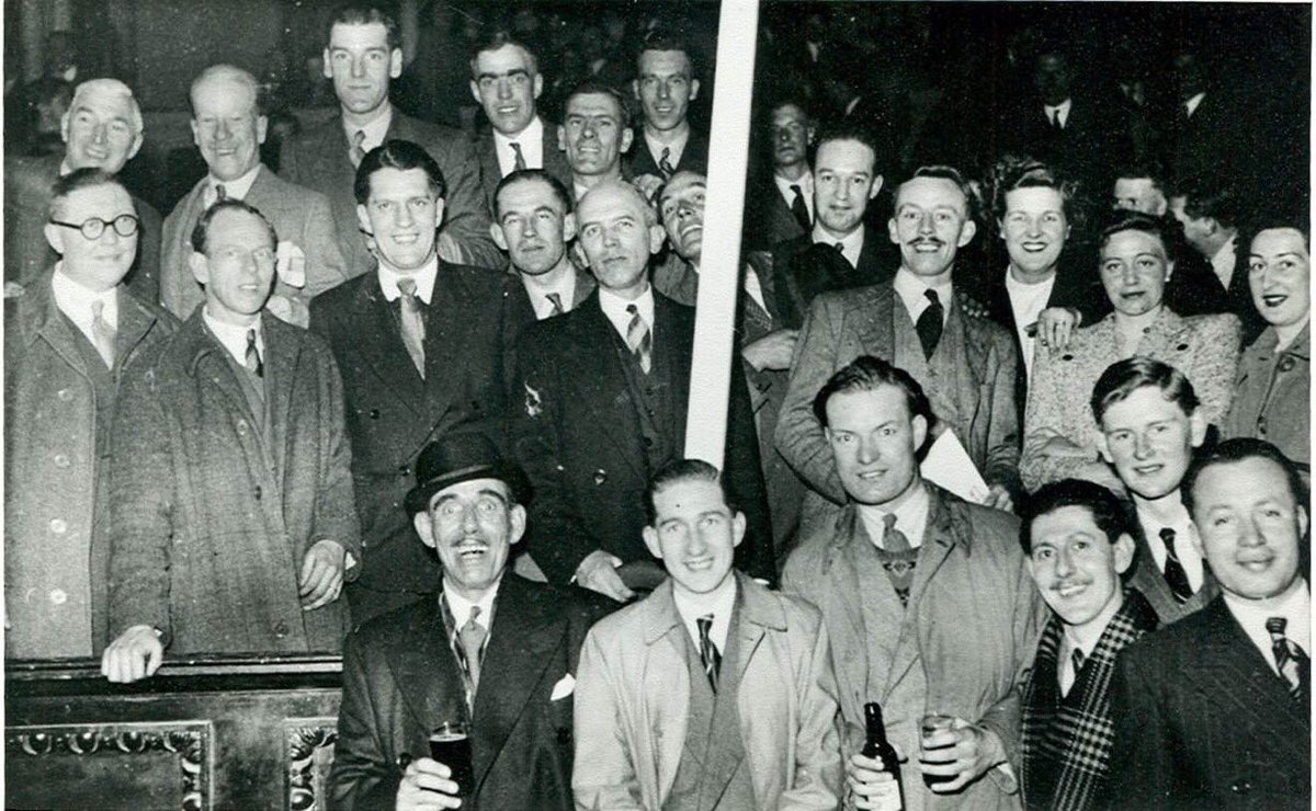 RafMetheringham's tweet photo. Here is a #photograph that came to light in our #archives here at #RAF #Metheringham
Does it ring any bells? It's a 5 Group #Reunion at the #RoyalAlbertHall 1948
#BomberCounty #WW2 #BomberCommand #Lincolnshire #TryingToTrace #Veterans #WAAF #AvGeek #Aviation @RoyalAlbertHall https://t.co/VfRyJz83kz