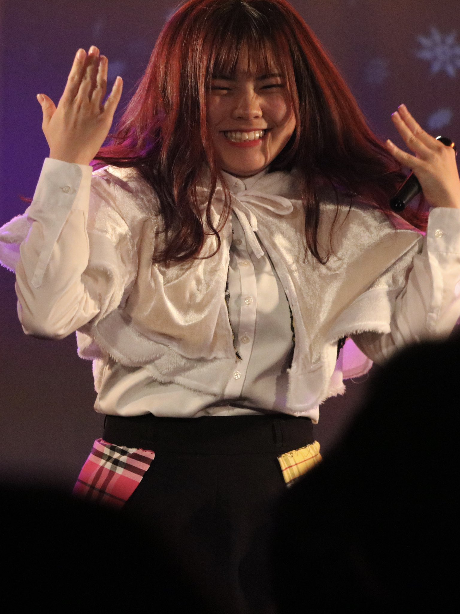 ぱるぱるぴえろ 笑顔は幸せを呼ぶ魔法18 Sparkle しおりさん Sparkle しおり 薬を１０錠飲むよりも心から笑った方がずっと効果があるはず アンネ フランク T Co Wzqh7wkuqb Twitter