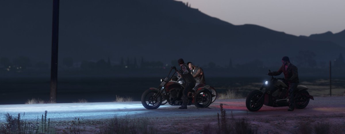 k3lly_Gaming's tweet photo. The #VikingsMC on a traffic stop in Sandy Shores with #KellyCaliber and #StevenWolfe (@GokuRPOfficial) along with #DevinSprings (@RealPrideInUSA)  and the glorious #LSPD presence led by the Chief of Police @MrRoscoeP over at #ProjectAsgardRP and we are loving this #AsgardRPLife https://t.co/Z0tDX5bJsk