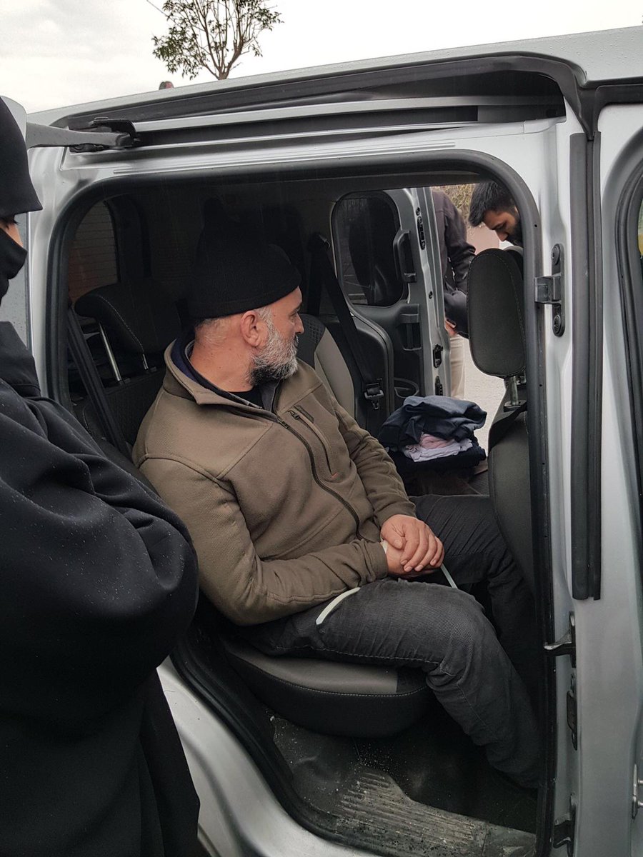 Bu fotoğraflara iyi bakın!

FETÖ yargıladı, mevcut hükümet hapse attı. 
15 Temmuz FETÖ darbesinde meydanlarda halkını, ülkesini savunan Talha kardeşimiz FETÖ savcılarının suçlamaları göz önüne alınarak yakalanıp cezaevine gönderildi.  Adalet bunun neresinde söyleyin!