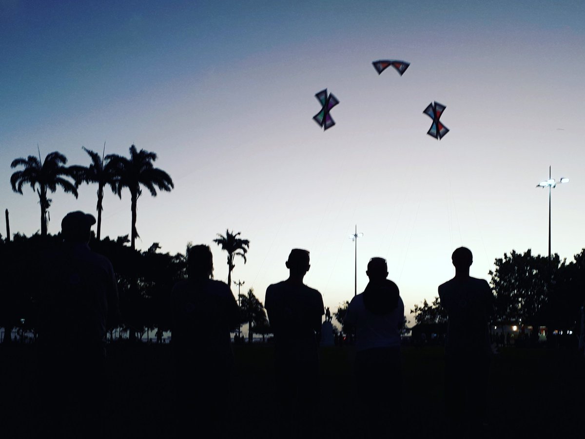 BercKite's tweet image. Déjà un grande réussite pour les animations cerfs-volants à l'occasion des Boucans de la Baie.
@OTFortDeFrance 
Avec @GarderKap @Eelhana