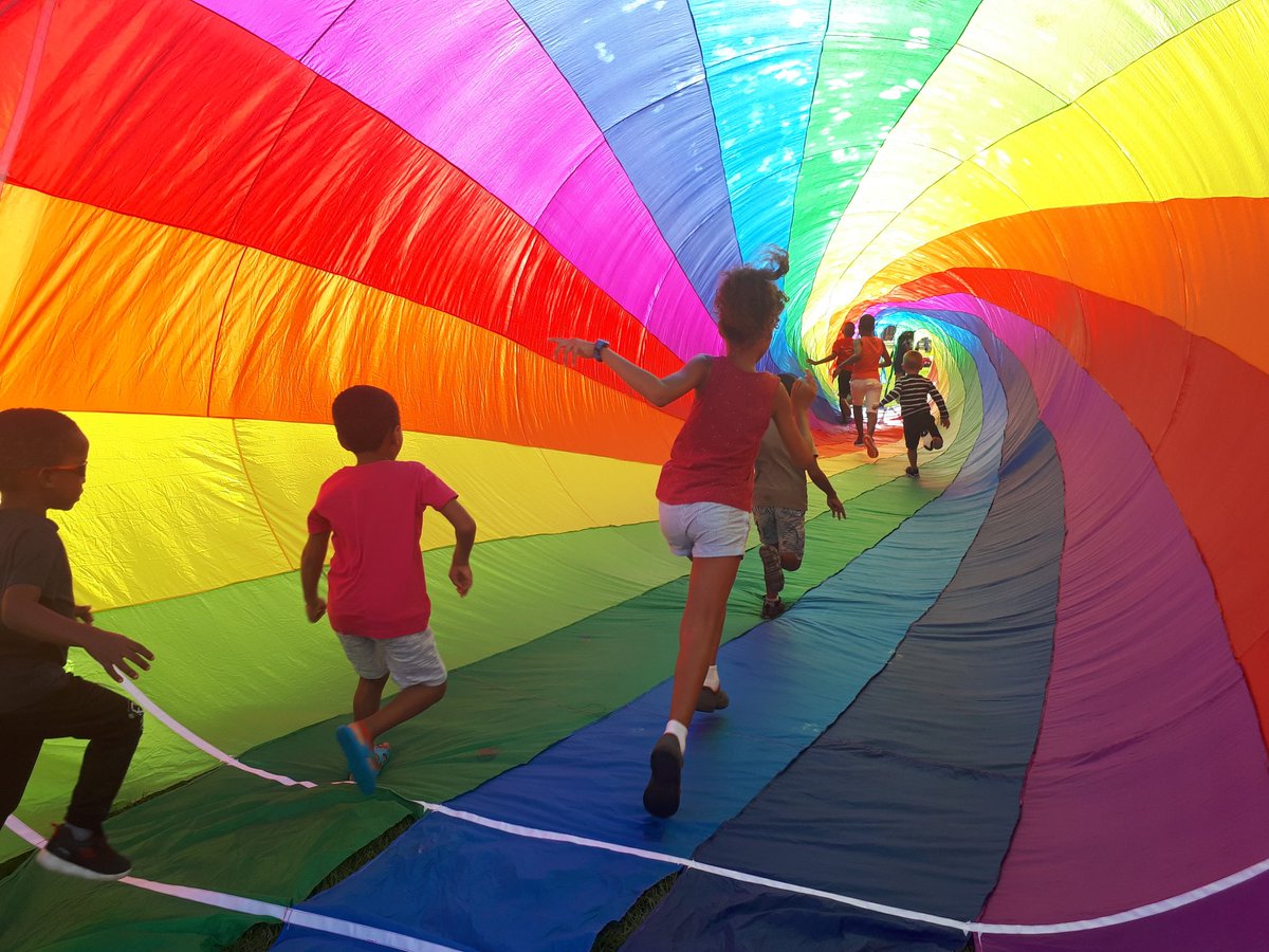 BercKite's tweet image. Déjà un grande réussite pour les animations cerfs-volants à l'occasion des Boucans de la Baie.
@OTFortDeFrance 
Avec @GarderKap @Eelhana