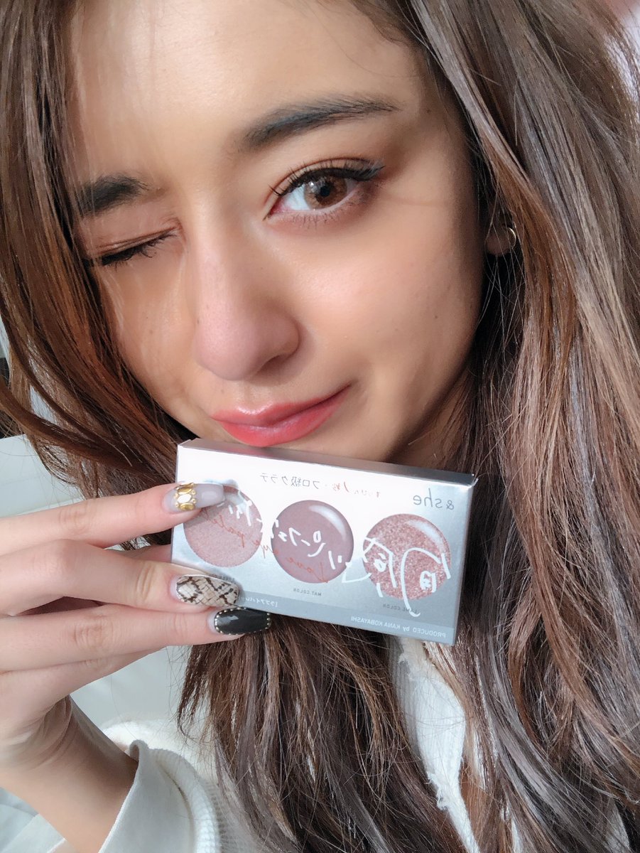 &amp;sheのクリスマス特別コスメ
みんなチェックしてくましたか〜
あたしのおすすめは
ブラウン系のバックステージかな！
goo.gl/HU1KDr

#アンドシー　#クリスマスキャンペーン