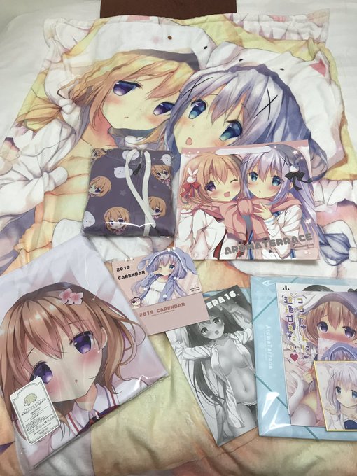 確認てきたやつだけホテルで写メってみました。ブランケットめちゃでかい…!手触りふわふわ! 