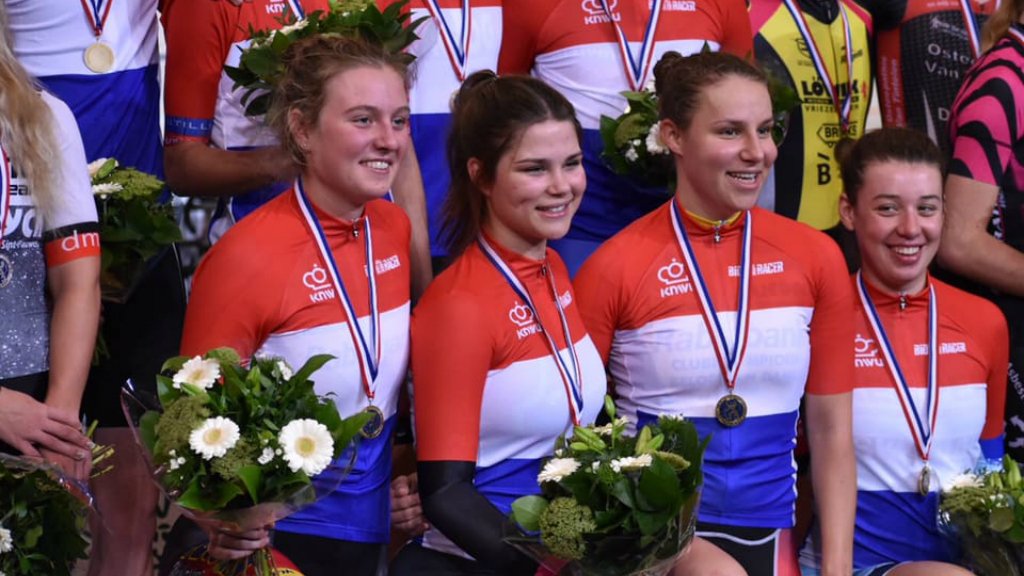 studioalphen's tweet photo. Amber van der Hulst komt puntje tekort voor tweede NK-medaille https://t.co/YKJncjWl8N #nkbaan #hazerswoude https://t.co/sKtd4GLSLk