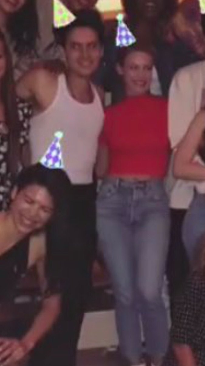 renillies's tweet image. woke up at 7:30 missing them a looot haha hmm