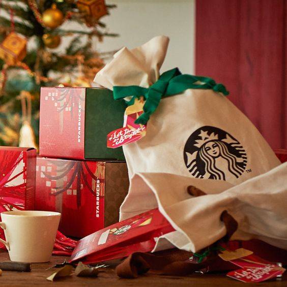 先日サンタさんにメッセージを送って頂き当選された方には、某有名カフェで使えるギフトカードを送らせてもらいました！ ご当選された皆さんおめでとうございます(^^♪ https://t.co/jDYwIu