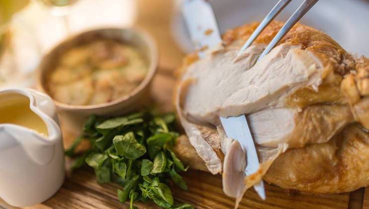 Say hello to the hosts who boast the Roasts we love most! <a href="/GlassboatRest/">Glassboat Restaurant</a> <a href="/earthstars_btn/">Earth and Stars</a> <a href="/evelynscafebar/">Evelyn's</a> <a href="/devonshirecat/">The Devonshire Cat</a> bit.ly/2GwyKrj