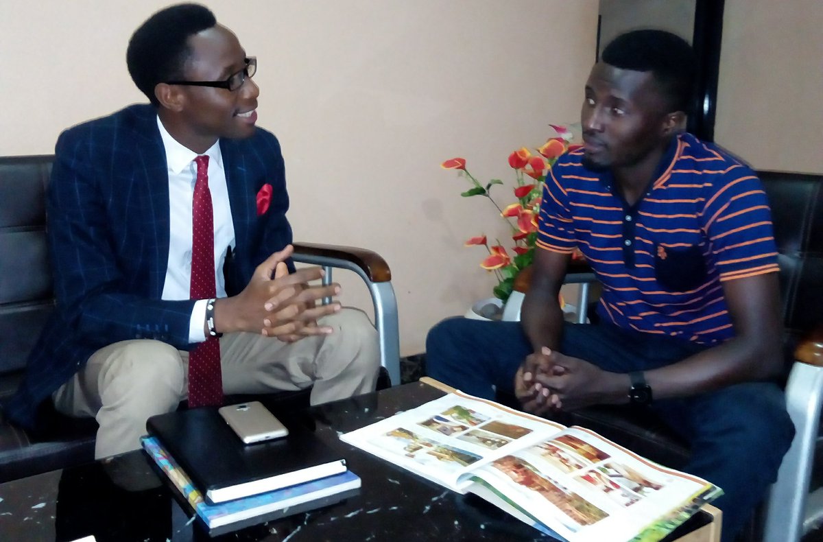 MacxzzonMuhwezi's tweet photo. The future belongs to those who believe in the beauty of their dreams! Thank you for the good Statements Ndugu #Mugambe ! @rogersnasasira https://t.co/UkfgkjvMGk