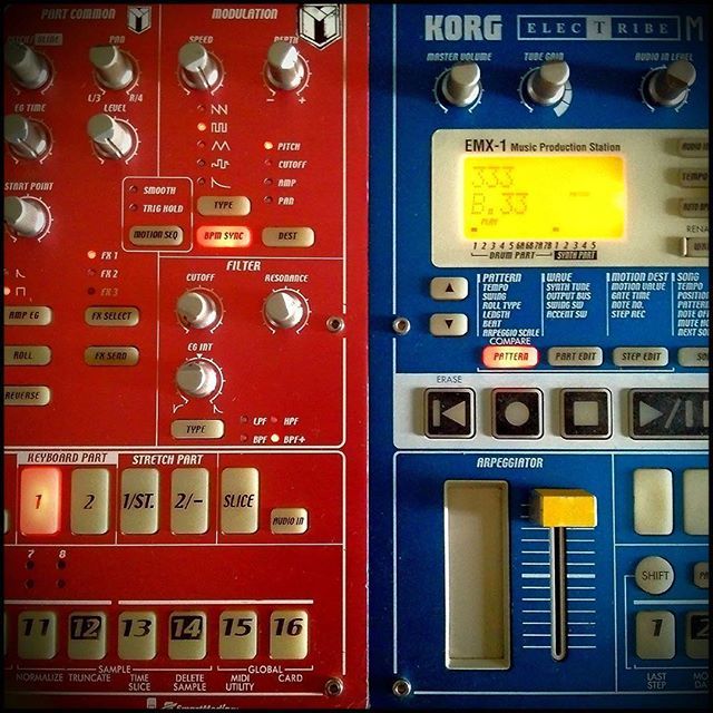 electribelovers's tweet photo. Repost @333kalashnikof
・・・
Glory• 
#EMX #ESX #Korg #electribe #synth #sampler #red #blue #red_blue #underground_work #tekno #oldschool #MiDi https://t.co/enVvOCuSwm https://t.co/ooB4II94as