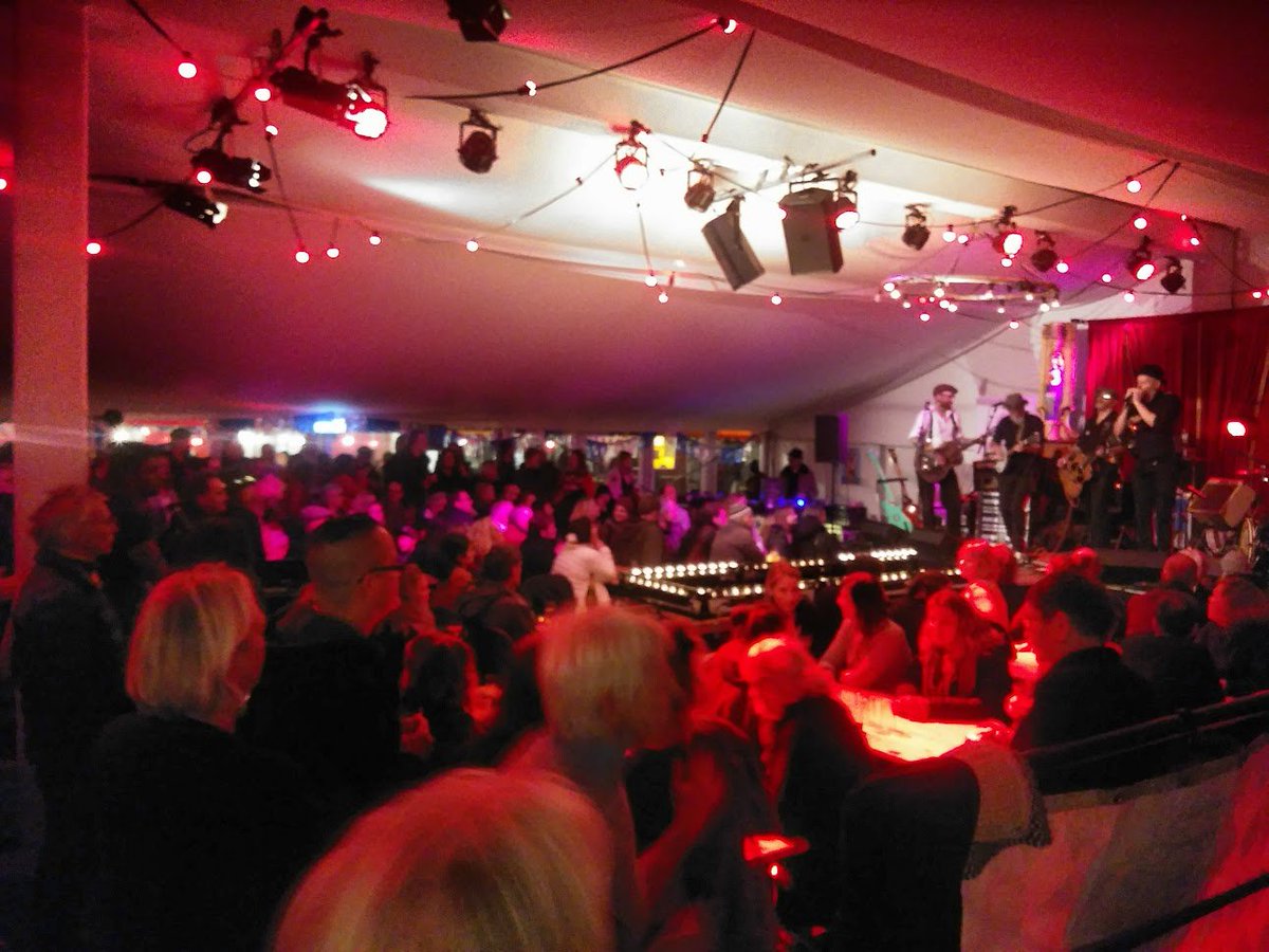 Wow wat blijft <a href="/CarnivaleNL/">Carnivale.NL</a> toch een magische plek. Blij dat ik even kon bijspringen en ik zou iedereen willen aanraden het te bezoeken. This is where the magic happens.