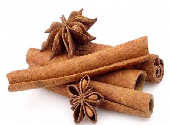 القرفة
توضع القرفة المطحونة في الماء، وتترك لمدة 5 دقائق تقريباً، ثم يتم تصفية المشروب.
يضاف إلى المشروب العسل، ويتم التقليب جيداً إلى الذوبان.
يتم تناول المشروب مرتين يومياً على الريق وقبل النوم للحصول على أفضل النتائج في حرق الدهون