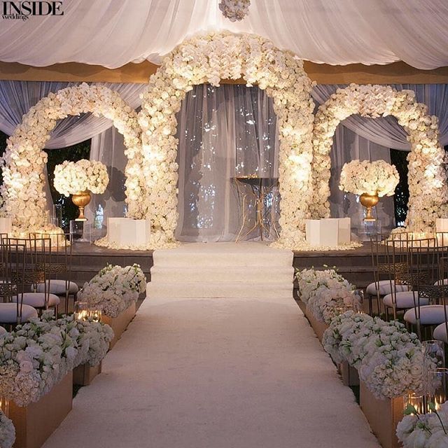 ChameleonChair's tweet photo. #TopTenof2018 -- #4 How gorgeous is this photo shared by @insideweddings?! Creative Team: @eddiezaratsian @revelryeventdesign | Guest Seating: @chameleonchaircollection | 📸: @johnandjoseph (#GoldFanFare Available at @brighteventrentals @by_dzign @marqueerentalschicago @peake… https://t.co/dfX69UkOT0