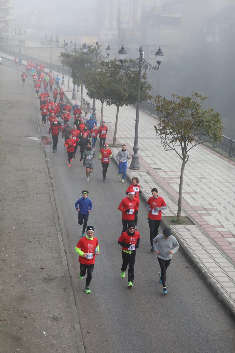 Éxito de la San Silvestre ponferradina con 1300 participantes, 45 según la policia.