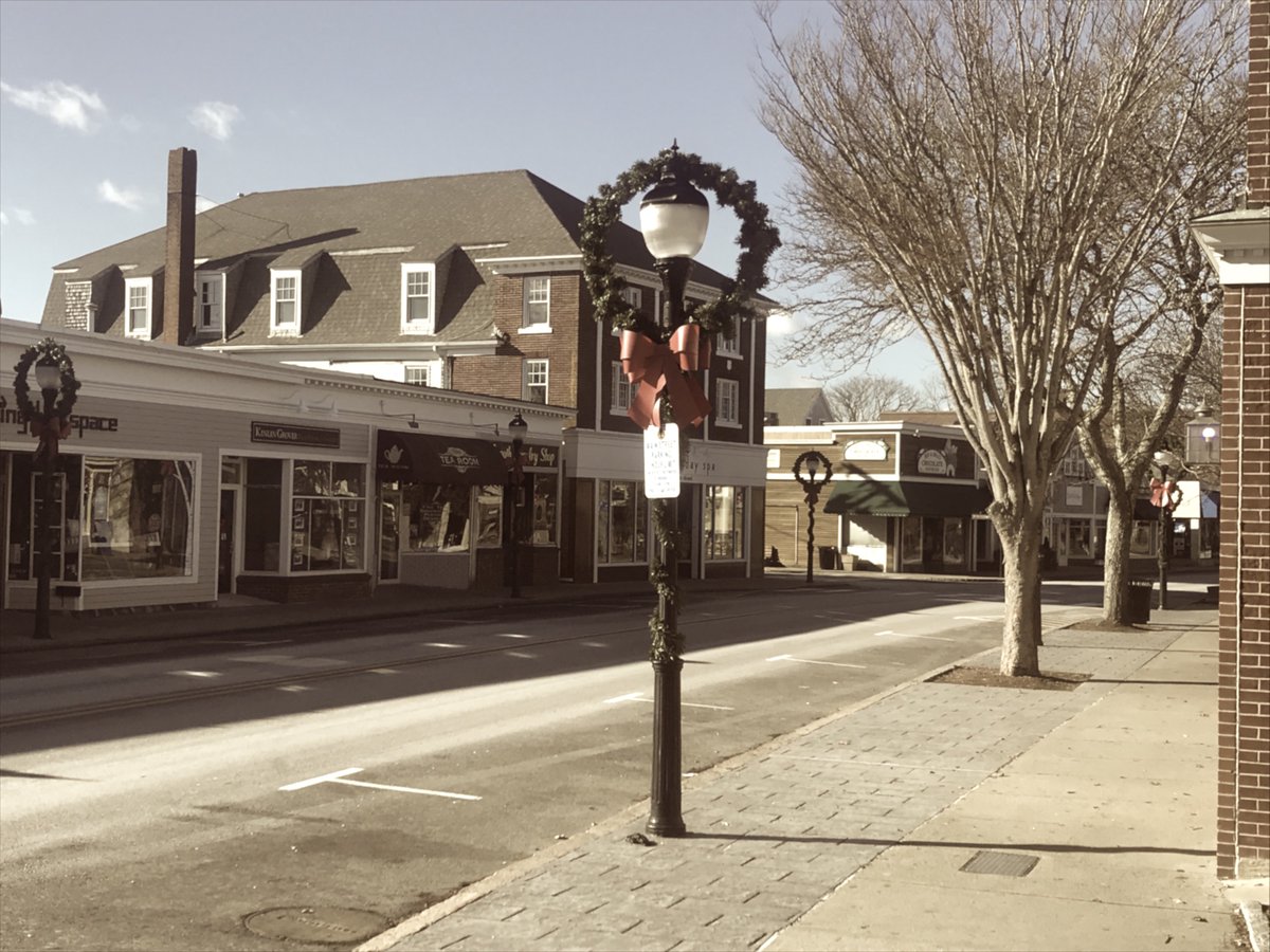PalmerHouseInn's tweet photo. Holiday tranquility in Falmouth.  Quiet streets on December 25th, the welcoming aroma of dozens of woodstove fires wafting through the silence..... https://t.co/L7mQtJkFhf