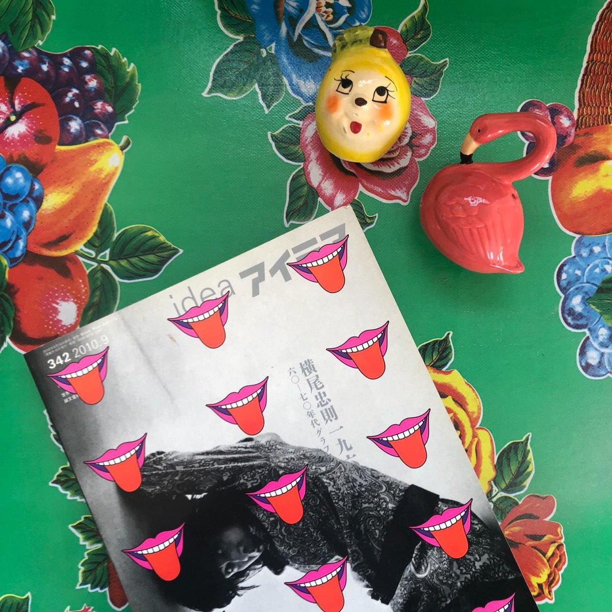 literation's tweet photo. End of year festive book collection via duo @Flaminguettes, who create playfully irreverent &amp; eye popping spots for the likes of Nike &amp; Air France. Their fave references on #design, #comics &amp; art plus their comments- over at https://t.co/quF3hZLP4w! 🍒🐱🆒 https://t.co/g7XCMdE4qv