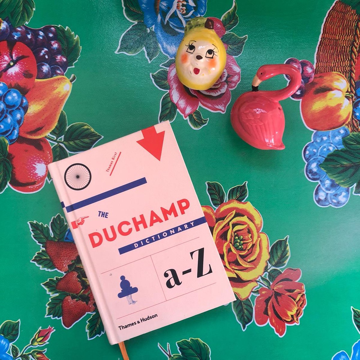 literation's tweet photo. End of year festive book collection via duo @Flaminguettes, who create playfully irreverent &amp; eye popping spots for the likes of Nike &amp; Air France. Their fave references on #design, #comics &amp; art plus their comments- over at https://t.co/quF3hZLP4w! 🍒🐱🆒 https://t.co/g7XCMdE4qv