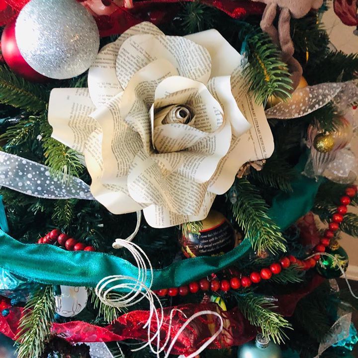 ColoringAddicts's tweet photo. I hadn’t seen a paper flower using old book pages yet so it might be my original idea!! At any rate I’m in love with it! I’ve been looking for something signature for my new Christmas tree. I may never take it down now!
.
.
.
.
.
#Paperflowers #oldbookpages #flowers #diy #… https://t.co/9agqnYjvw1