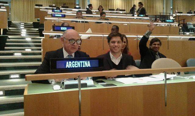 CFKArgentina's tweet photo. Lo recuerdo como el verdadero artífice, junto a Axel Kicillof, de la resolución de la ONU sobre la restructuración de deuda soberana, en el marco de nuestra defensa de los intereses nacionales contra la depredación de los fondos buitres. https://t.co/8JZUxEhSyi