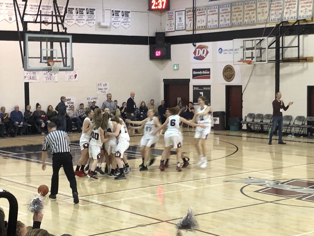 TVCWoodstock's tweet photo. TVC 2018 girls champions: WOODSTOCK THUNDER!! ⚡️Final score: 67-53 https://t.co/L4oop3EvOq