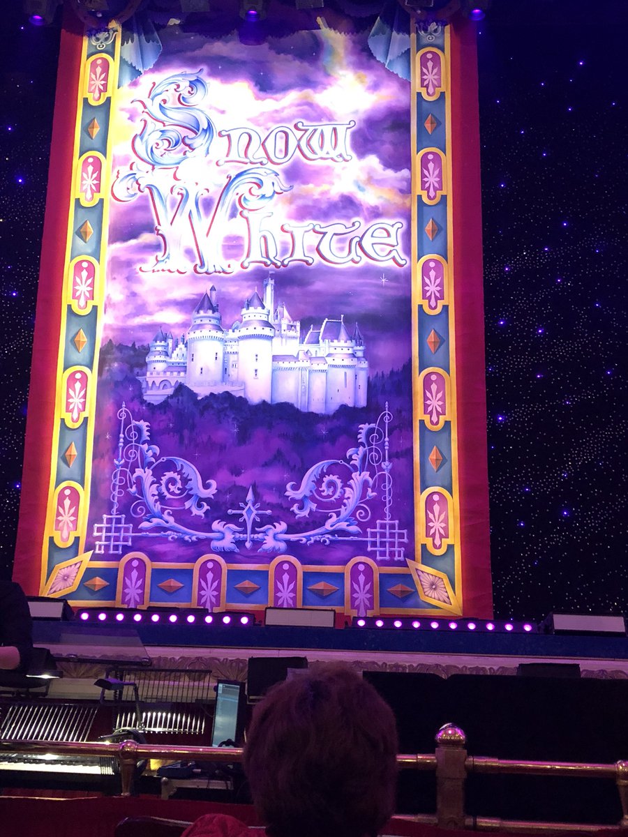 k_8_f's tweet photo. Patiently waiting for @leemeadofficial @joskyn100 @maccacan0151  at @APAWhatsOn https://t.co/qlMPbzSh9y