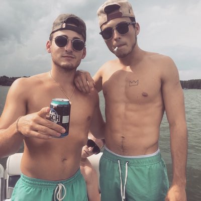 sean_schutt's tweet photo. #NewProfilePic https://t.co/MNMtAl6Z5v