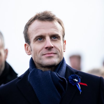 PinkUnicorn42's tweet photo. D'après vous lequel est ou serait le meilleur président?
FAV pour Macron 
RT pour Le Camion https://t.co/G2eujFEyVi