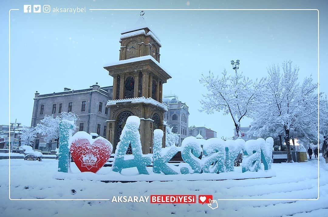 aksarayofficial's tweet photo. Sevilen de sanıyor ki seven hiç vazgeçmeyecek.
~Hayırlı Geceler 🌙🌙 https://t.co/26ZU1yuwZz