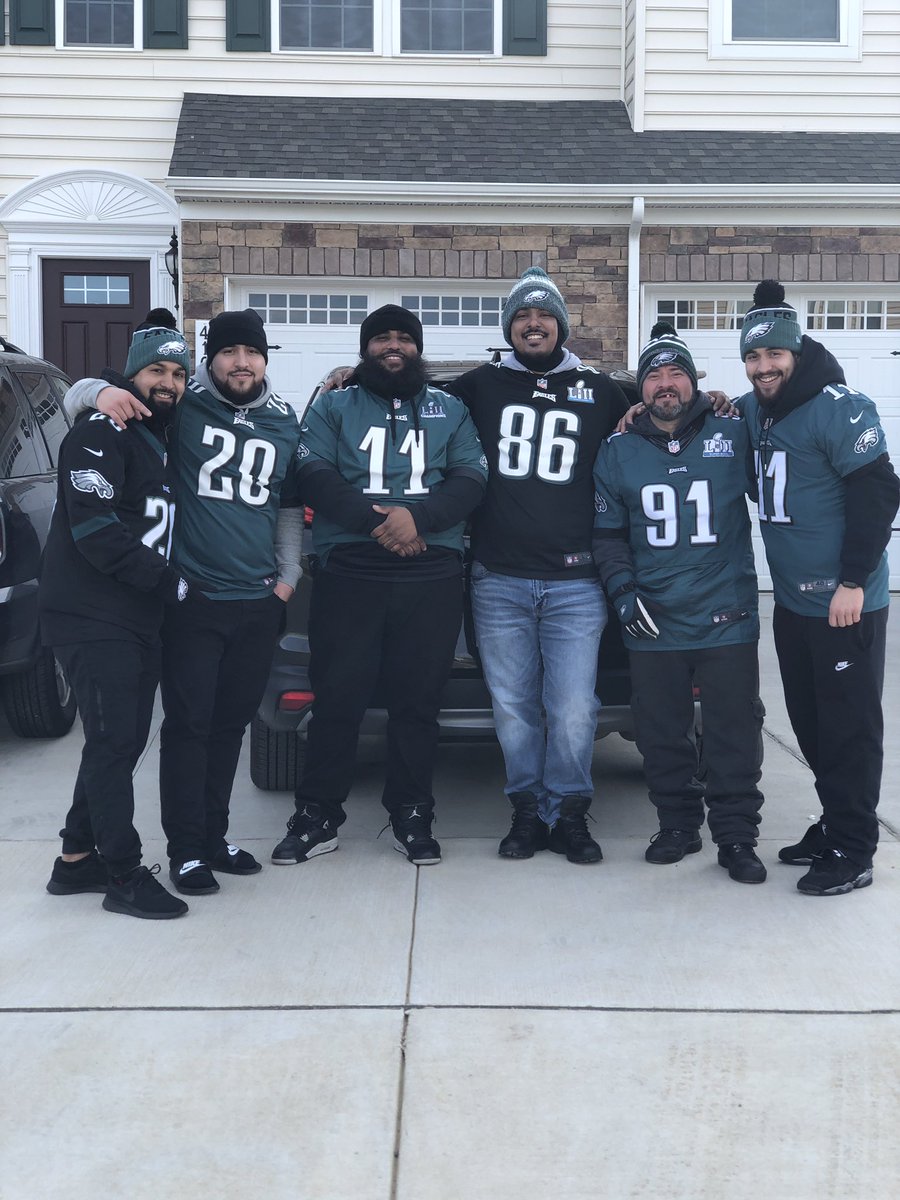 Nanpesos89's tweet photo. Traveling to watch my @Eagles #fedexfield #takeover #birdgang #EaglesTwitter #winandwein #2019playoffs #defending #champs #stillstanding https://t.co/NS9Yo2ooG9