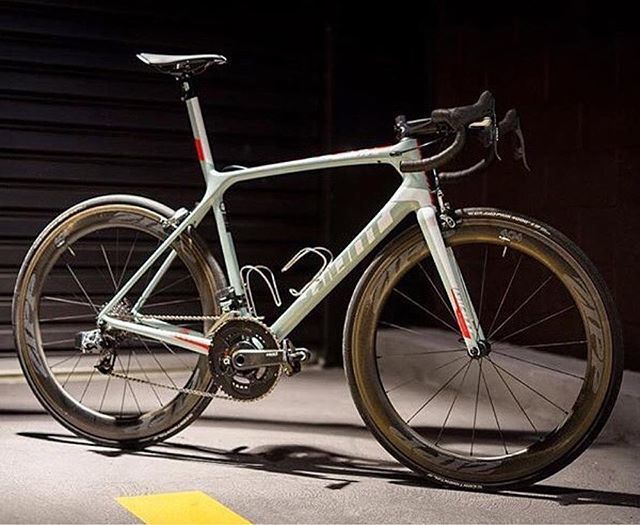 wevelouk's tweet photo. Top posts of the year, No 9
•
Giant TCR to start the week off.👍
•
#wevelo #giant #roadcycling #cyclinglife #bikelife #instagood #newkitday #fromwhereweride #roadbike #bikeporn #kitdoping #cyclinglife #cyclingphotos #cyclingshots #ride #bikestagram #l… https://t.co/QnsDAILBBA https://t.co/asMHDsLZoa