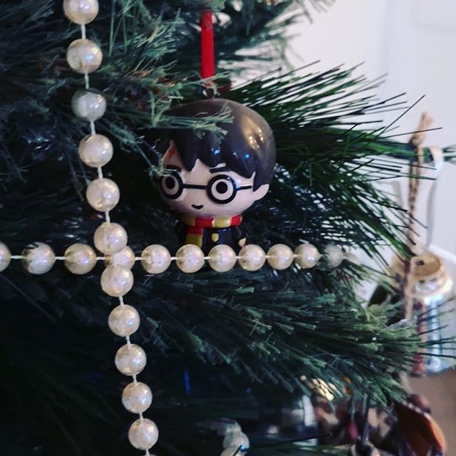 WriterDove's tweet photo. Bye Christmas! #decsdown #newyearclean https://t.co/Xu41klNMyf https://t.co/x4LnuMfv6m
