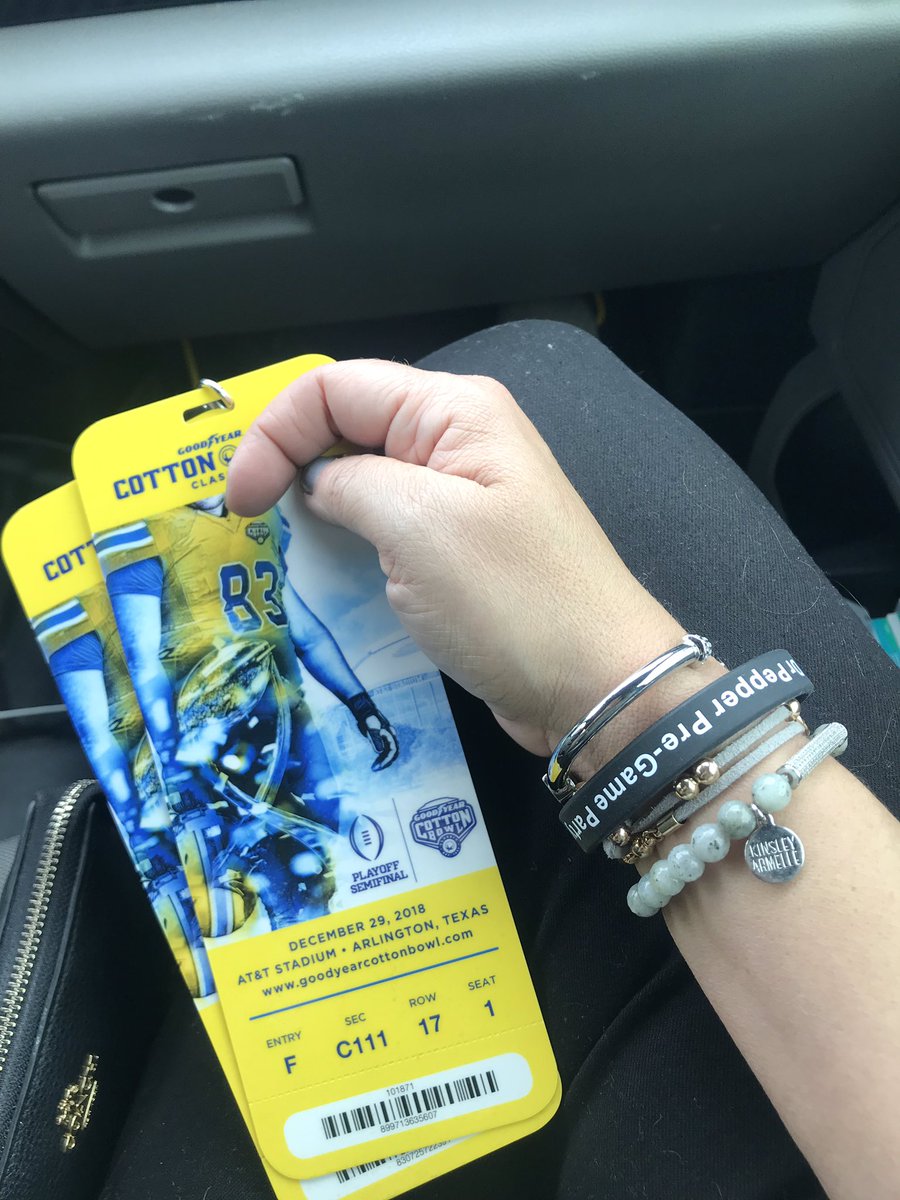 timmyGTI's tweet photo. #CottonBowl @CottonBowlGame 🏈 #preparty @KinsleyArmelle #blowout @ATTStadium #attstadium #CFP #firstplayoffgame #freedrinks #KinsleyArmelle #timmy2018 https://t.co/IdiF9TvKfG