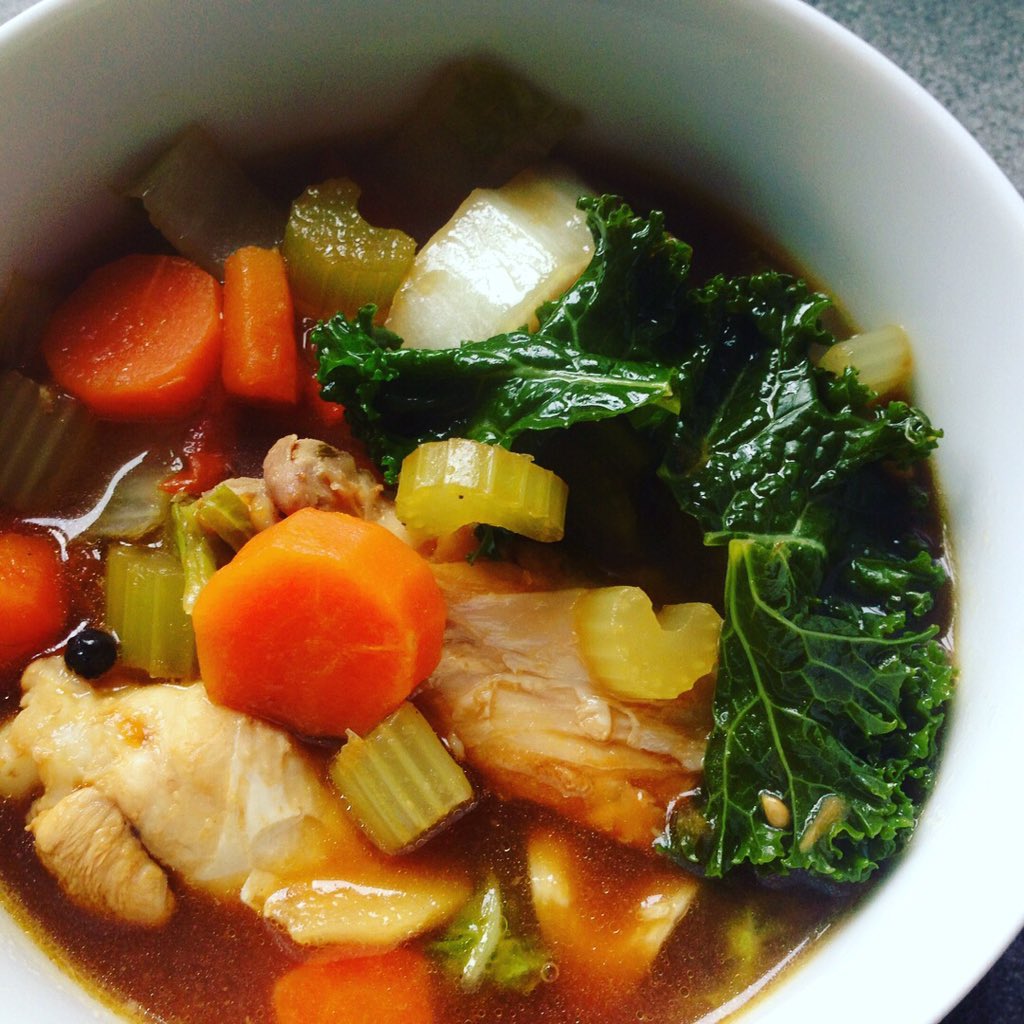 goodfood4meIE's tweet photo. Mamas "save me" #bonebroth 
My mum used to make this #bonebroth for us when we were sick. Packed with nutritious ingredients #bonebroth is the go to food to revive your body back to health. https://t.co/LfXrGBmLfb https://t.co/h09u5F5Aer