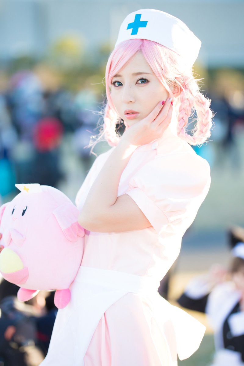 coragumimax's tweet photo. C95 2日目 防災公園
ポケモンセンターのおねえさん（ジョーイさん）
AI さん(@pkmnai)
寒い中撮影させて頂いてありがとうございました🙇
#c95 #C95コスプレ https://t.co/VHDoXBHfWc