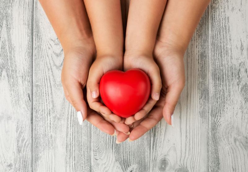 FamSupportLine's tweet photo. Can you make a difference this holiday season? https://t.co/mIA8cDzNX4 https://t.co/tqZlFPbhWd