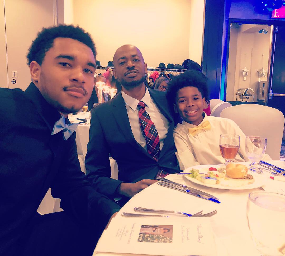 MVPghPA's tweet photo. Everyone showed out last night for my mom. Proud and grateful. We love you! #Happy70thBirthday #Congrats #Graduation #Licensure #These3Things #Mom #TheHubbs 👸🏾📚 https://t.co/snvlLdEgI0
