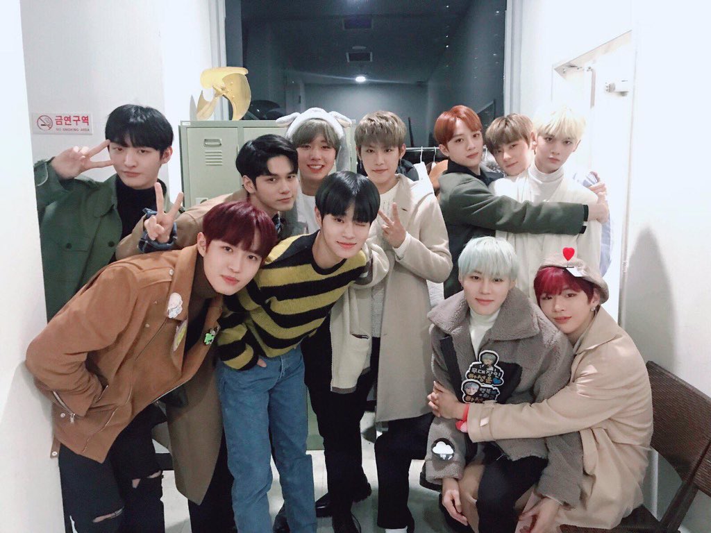 ThaoNielie's tweet photo. #워너원_수고했어
#우리워너원_삶의끝까지_영원히_함께한다_약속해요 thật khó chấp nhận sự thật mai là 31/12😭 https://t.co/oPfcGIosAd