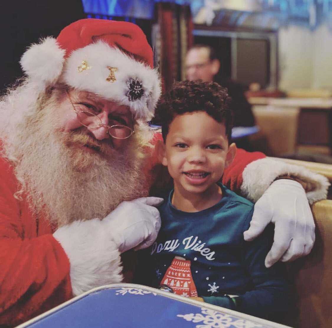 Our last three trips to The North Pole happen tonight🎅🏼 

Your last chance to see Santa and take a trip to the North Pole until next November🚂

Come ALL ABOARD and get your hot chocolate and cookies ☕️🍪

stlthepolarexpressride.com