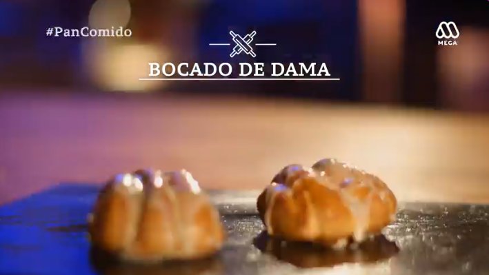 Estamos viendo #PanComido por @Mega, con la conducción de @max_cabezon.
Si pudiéramos traducir estos domingos, el HT está listo: #FelizDomingo
En esta oportunidad conocimos el Bocado de Dama, una pieza culinaria, panificada, 100% Chilena.