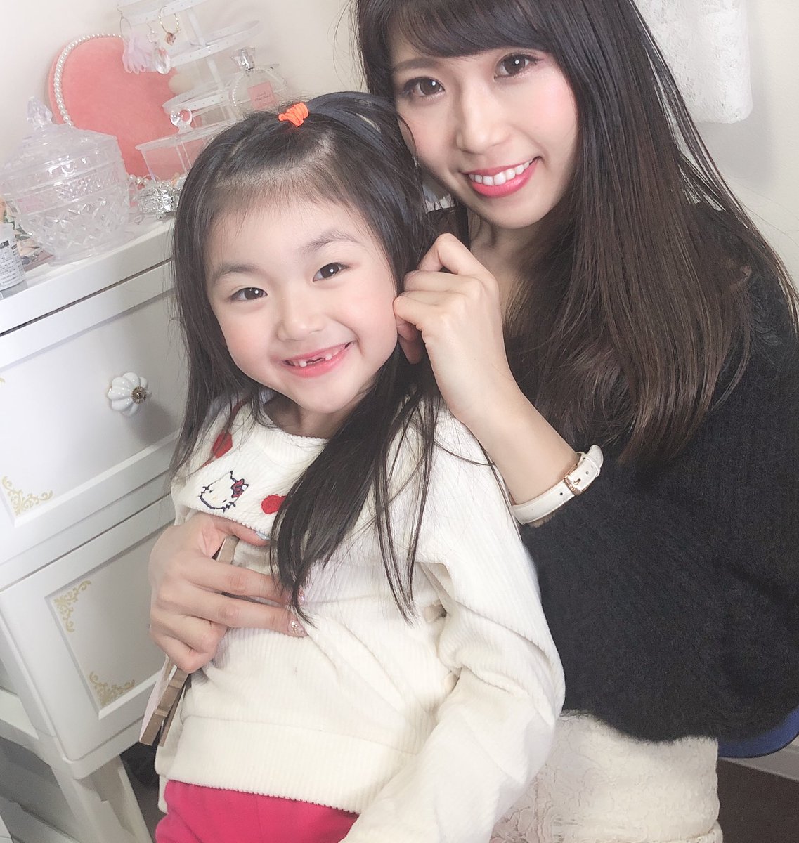 あつみ ゆわももママ A Twitter 今年も色々と ありがとうございました 明日もあるか たくさんのメッセージありがとうございました テレビ見て感動したよ ドレス姿綺麗 でした ゆわももちゃん優しくて泣いたよ あつみさんみたいなママになりたい