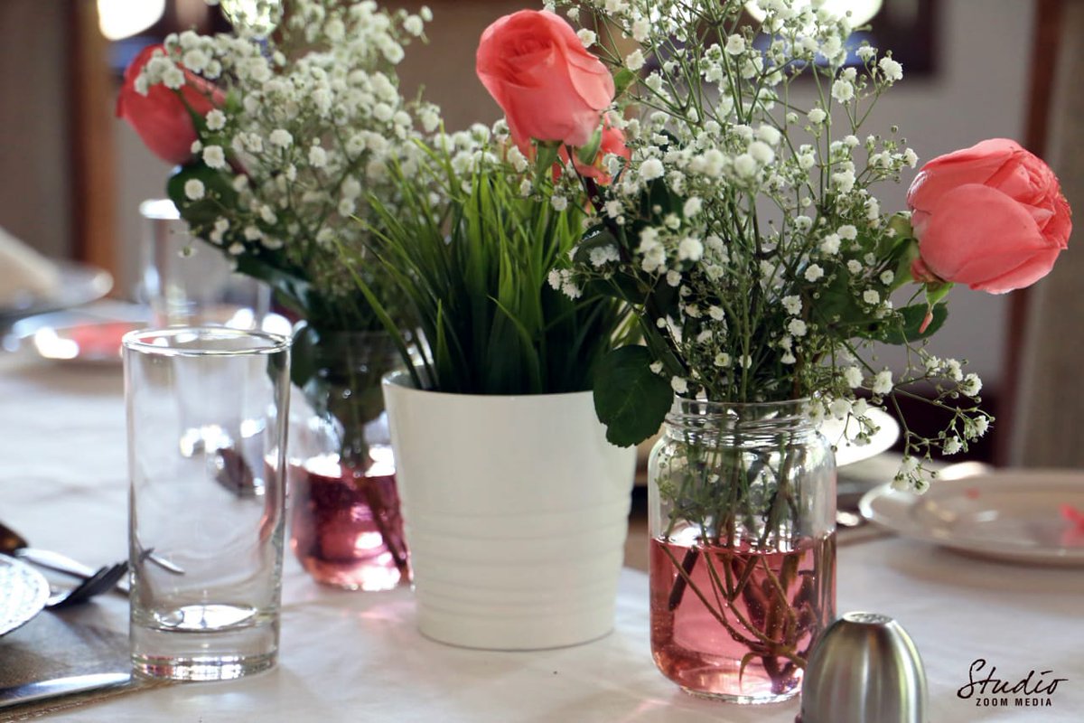 DecorHeavens's tweet photo. Floral decor doesn't really have to be so costly..#floraldecor #decorideas https://t.co/am8139HQ0n